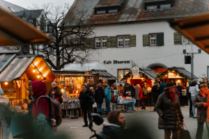 Nikolausmarkt mit Bron, Burgeis, Grimma und Mantua